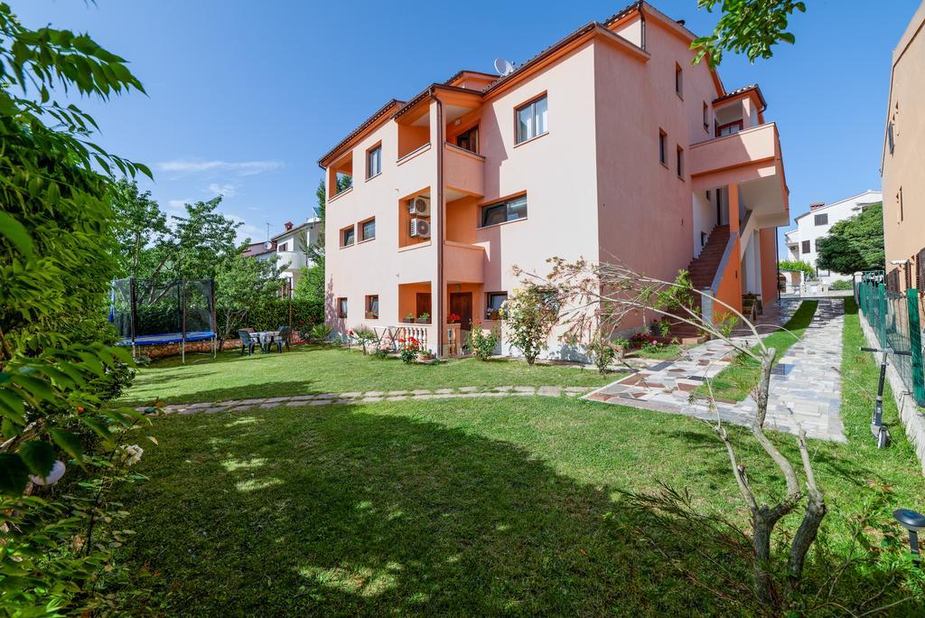 Charming House On The Beach And Deluxe Apartment Pula Exteriér fotografie