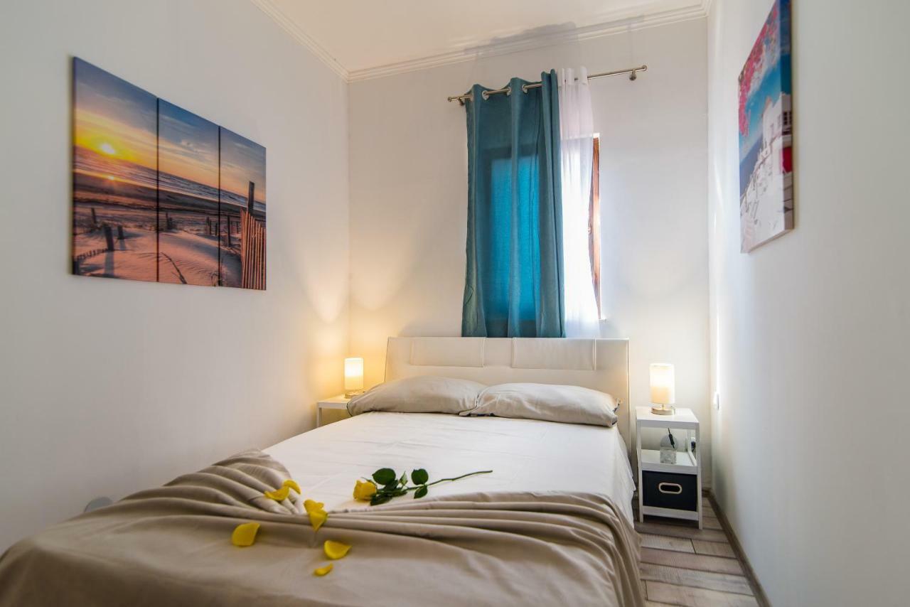 Charming House On The Beach And Deluxe Apartment Pula Exteriér fotografie
